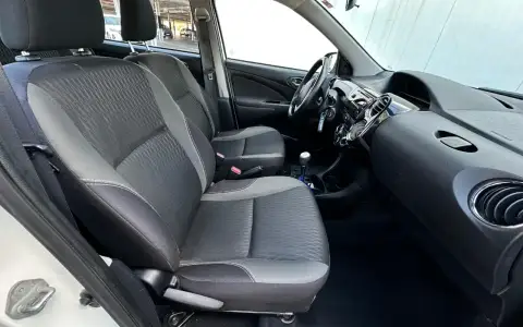 Toyota Etios XS 2017 - foto 4 de 7