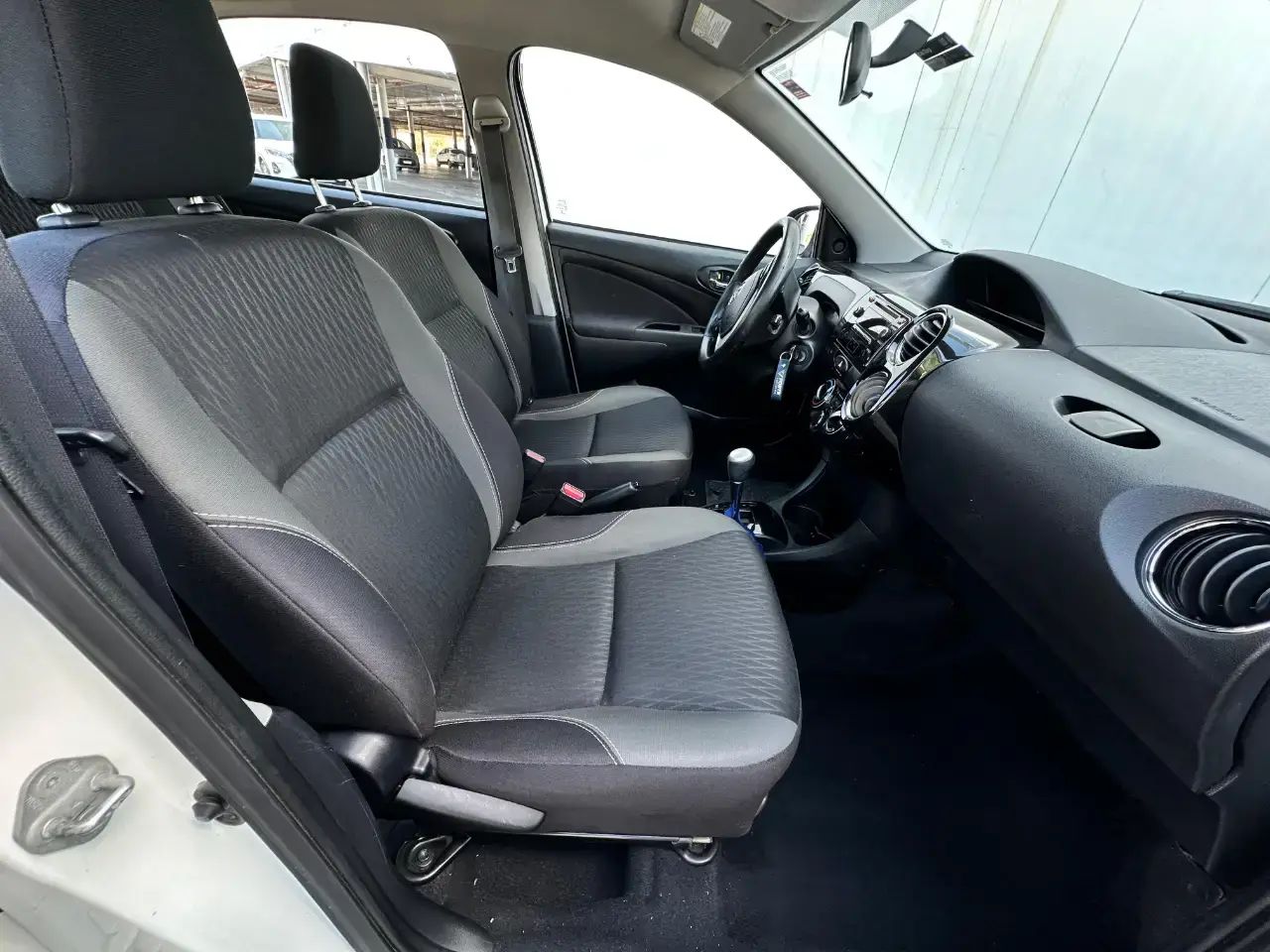 Toyota Etios XS 2017 - foto 4 de 7