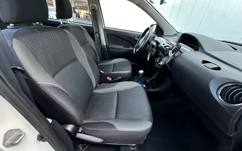 Toyota Etios XS 2017 - foto 4 de 7