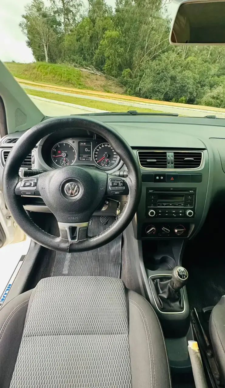 Volkswagen FOX 1.6 2013 - foto 3 de 6