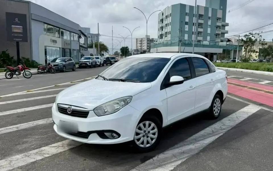 Fiat Grand Siena 2014 - foto 1 de 7