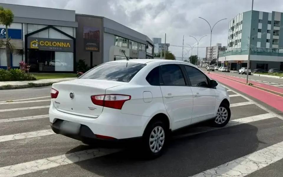 Fiat Grand Siena 2014 - foto 6 de 7